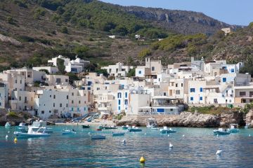 Levanzo cosa vedere: un’escursione indimenticabile in barca